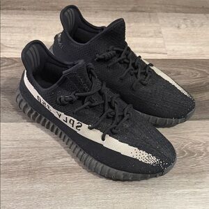 Adidas Yeezy Boost 350 V2 Oreo
